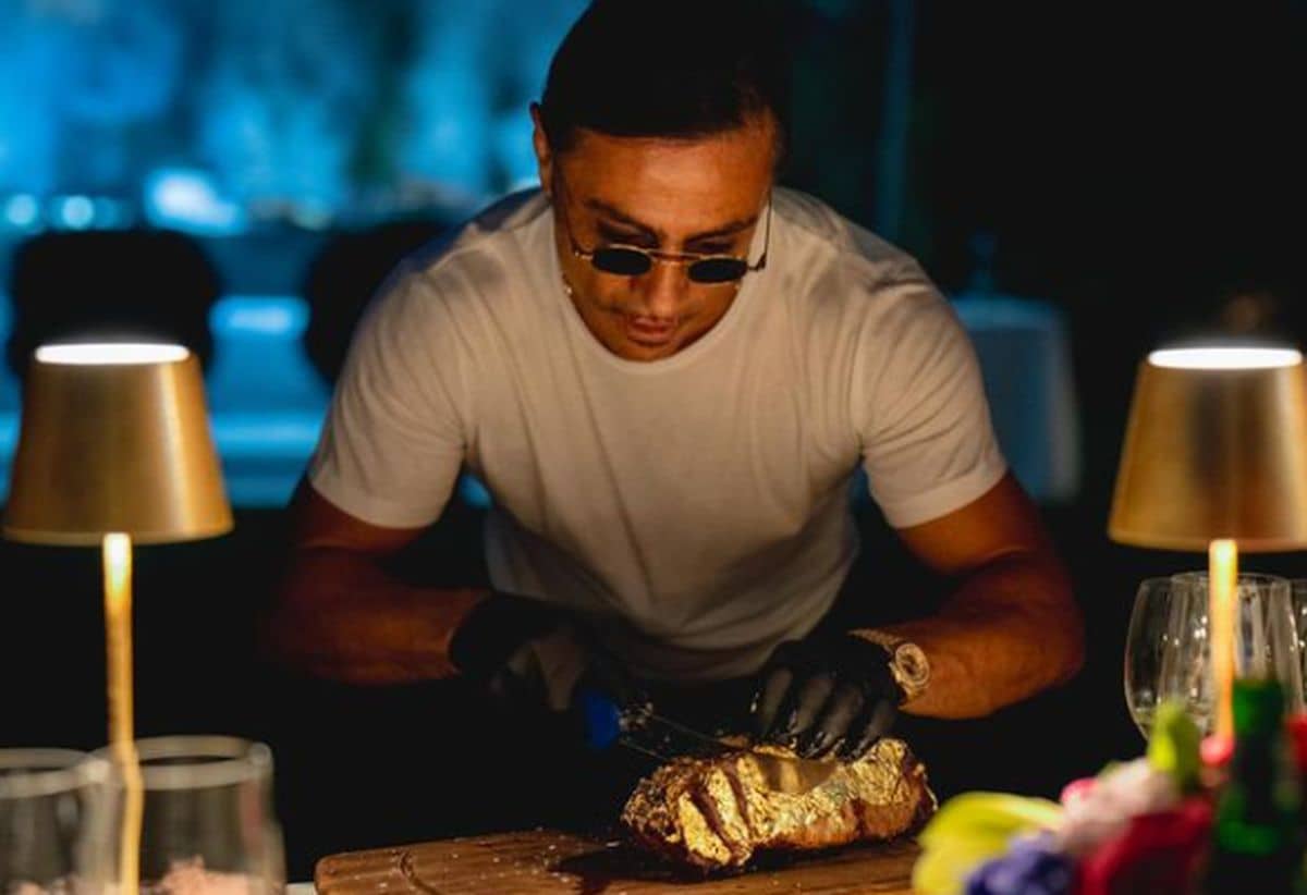 Mengenal Lebih Dekat Salt Bae dan Keahliannya dalam Memasak BBQ: Temukan Lokasi Restoran yang Menyajikan Sajian Spesialnya